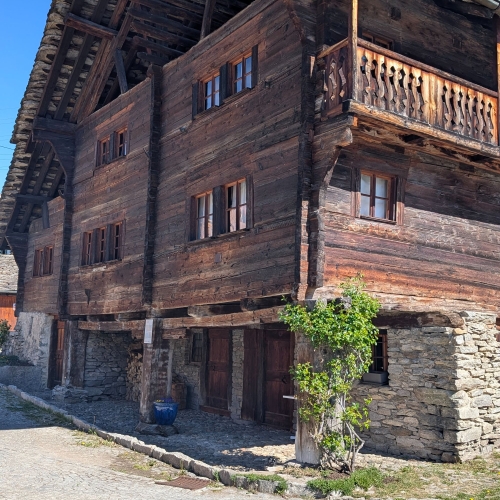 Tra borghi leventinesi casa Regina